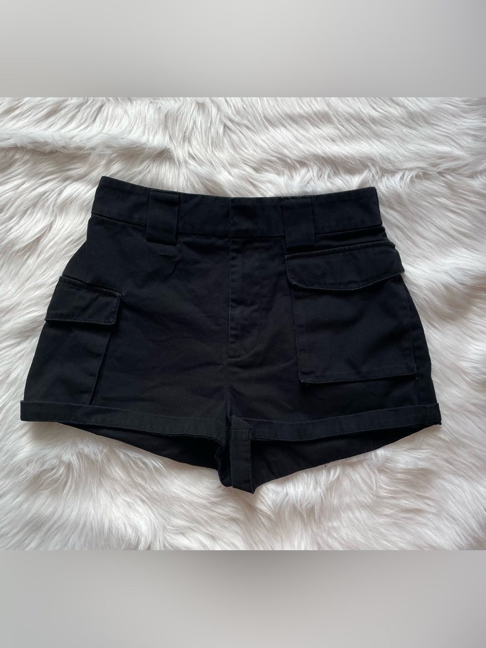 TNA Aritzia black cargo shorts women’s S small utility short pockets